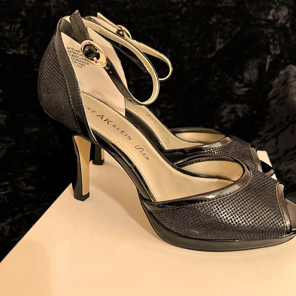 Anne Klein New Black Pumps